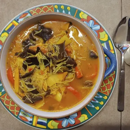 Chinasuppe mit Gemüse - pikant und würzig