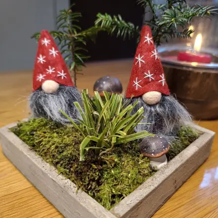 Weihnachtsdeko für den Kaffeetisch