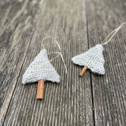 Baumschmuck: Gestrickte Weihnachtbäumchen
