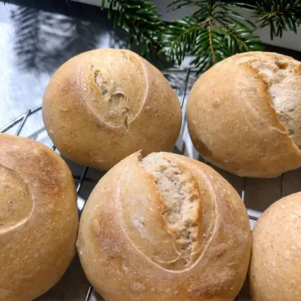 Dinkel-Sauerteigbrötchen