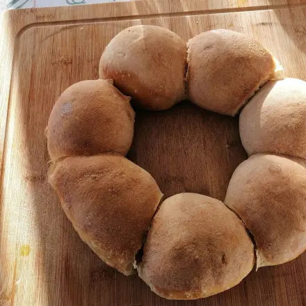 Einfache frische Sonntagsbrötchen
