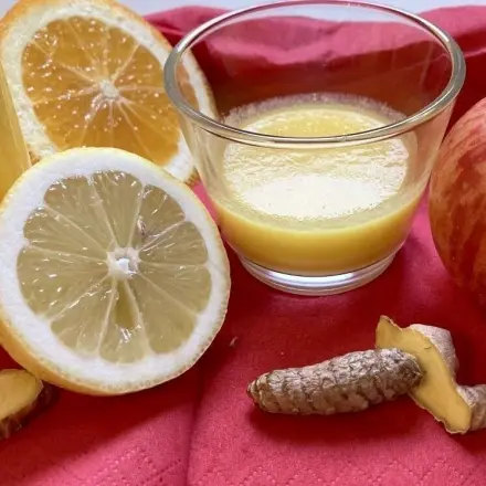 Ingwer-Shot mit Kurkuma und Apfel selber machen