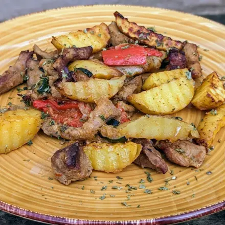 Gemüsepfanne mit Schweinefilet aus der Heißluftfritteuse