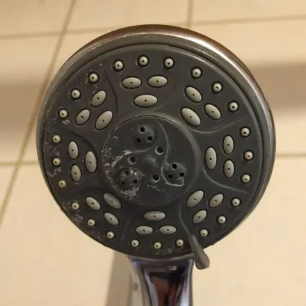 Brausekopf mit Luftballon entkalken