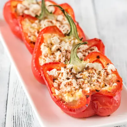 Paprika gefüllt mit Zucchini, Rote Bete und Schafskäse