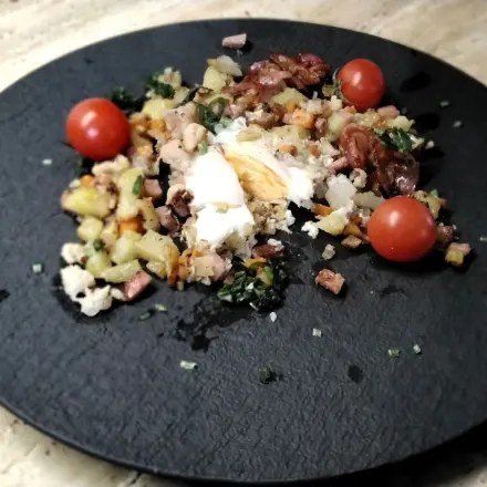 Gemüsepfanne mit Ei