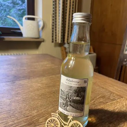 Gastgeschenk zur Hochzeit: Holunderblütensirup