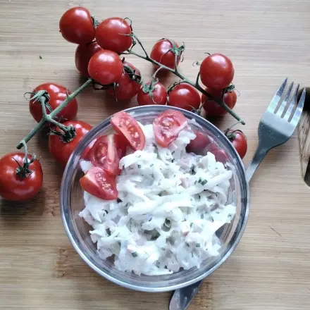 Rettichsalat mit Bierschinkenwurst
