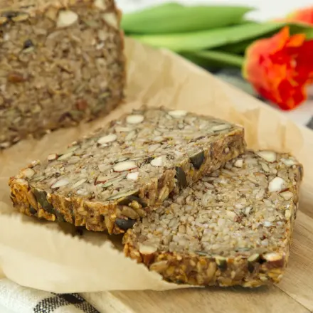 Saatenbrot ohne Mehl selber backen