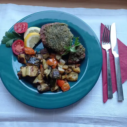 Thunfischsteak mit Kräuter-Topping
