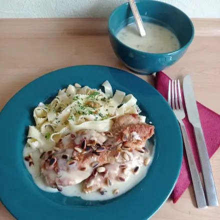 Hähnchenbrust mit Zitronen-Thymian-Sauce