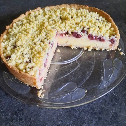 Kirsch-Streuselkuchen mit Schmand