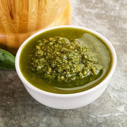 Basilikum-Pesto selber machen – klassisches Rezept