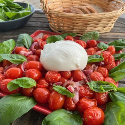 Warmer Honig-Tomaten-Salat mit Burrata di Bufala