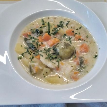 Gemüsesuppe mit Haferflocken-Kartoffelpuffer