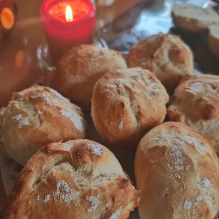 Einfache Brötchen für Anfänger - lecker und knusprig
