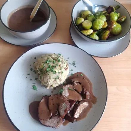 Wildschweinbraten mit Kartoffel-Maronen-Püree