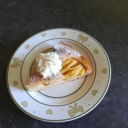 Versunkener Apfelkuchen mit Mohn