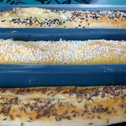 Gefülltes Baguette aus Hefeteigresten