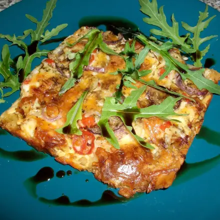 Dinkelpizza mit Trüffelsalami