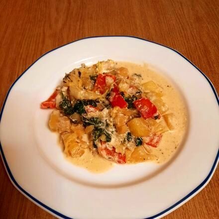 Gemüsepfanne mit Spinat & Kartoffeln – Vegetarisches Rezept mit Sahnesoße
