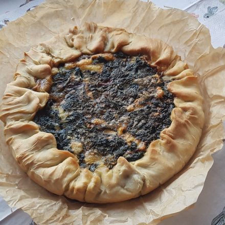 Kräuterquiche mit Wildkräutern