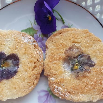Frühlingsplätzchen mit Blüten