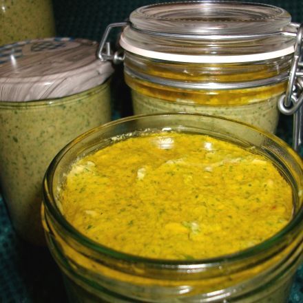 Walnusspesto mit Spinat und Staudensellerie