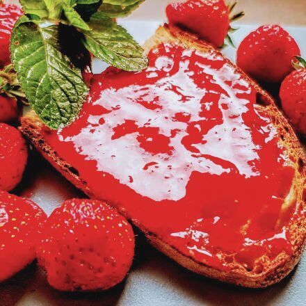 Erdbeermarmelade – einfaches Rezept mit Himbeersirup