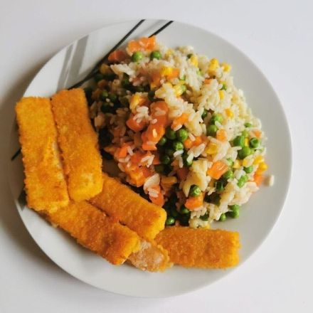 Fischstäbchen mit Reis & Buttergemüse