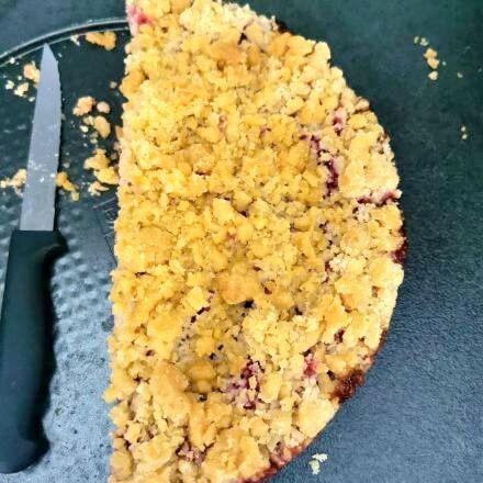 Zwetschgenkuchen mit Vanillepudding & Streuseln