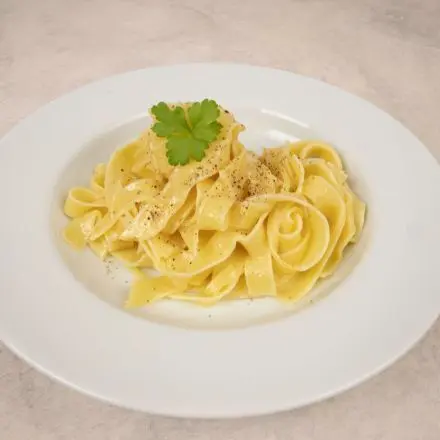 Fettuccine Alfredo - Original italienisches Pasta-Rezept