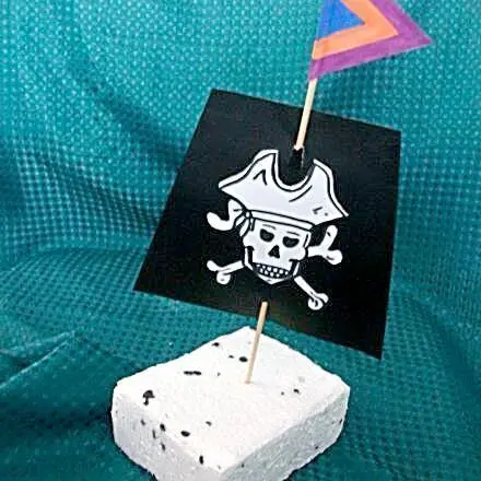 Floß aus Styropor basteln – einfaches DIY