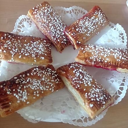 Johannisbeer-Blätterteigtaschen