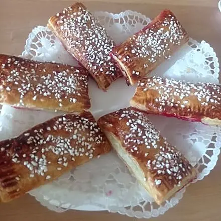 Johannisbeer-Blätterteigtaschen