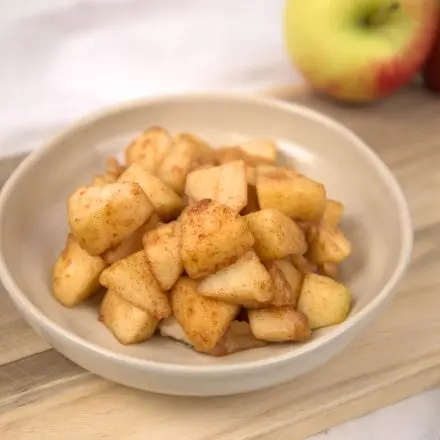 Äpfel aus dem Airfryer – mit Zimt gebacken