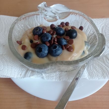 Dessert mit Heidelbeeren & Vanillepudding