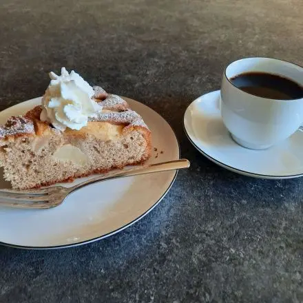 Apfelkuchen mit Haselnuss