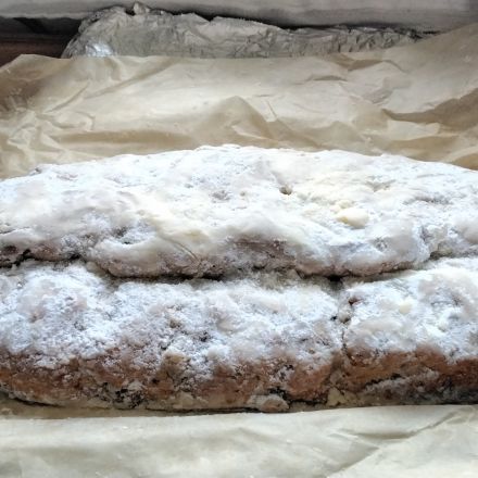 Mandelstollen mit Rosenwasser