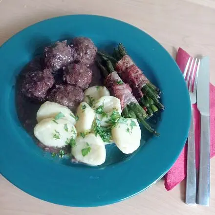 Lamm-Hackbällchen mit Gnocchi