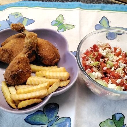 Backhendl auf Wiener Art mit Salat