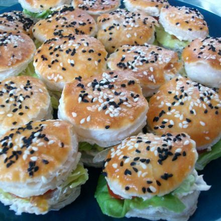 Belegte Blätterteig-Häppchen