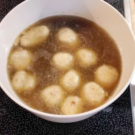 Rinderkraftbrühe mit Markklößchen selber machen