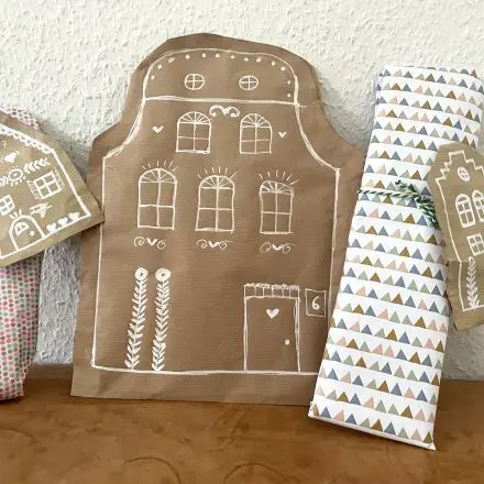 DIY Geschenkverpackung im Lebkuchenhaus-Look