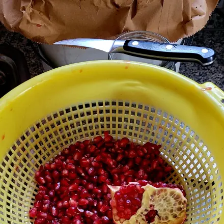 Granatapfel entkernen ohne Spritzer