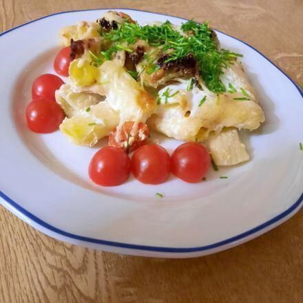 Rigatoni-Auflauf mit Hack, Schinken und Gemüse