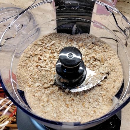 Paniermehl selber machen aus Salzstangen