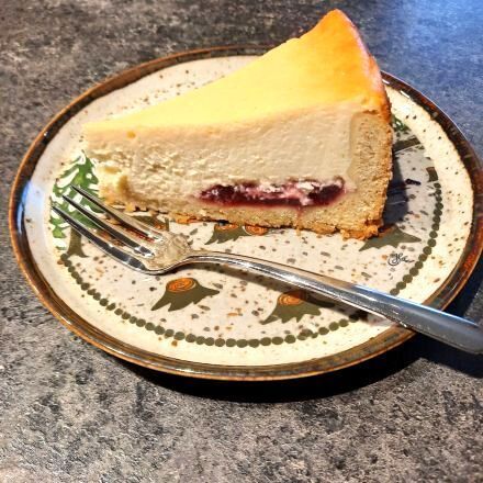 Käsekuchen mit Preiselbeeren