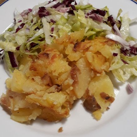 Geröstete Klöße mit Radicchio-Salat