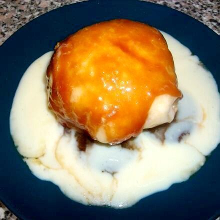 Dampfnudeln mit Vanillesoße und Karamellkruste